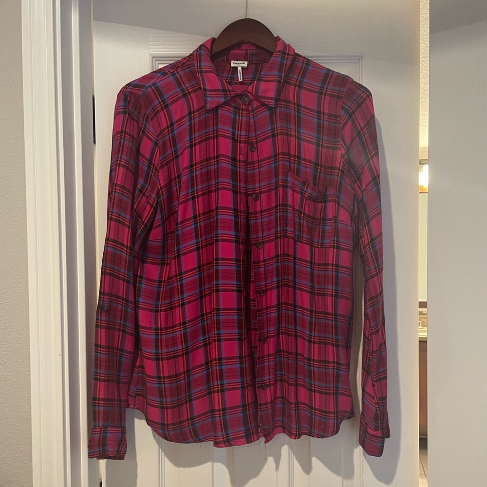 Women’s splendid lightweight pink plaid flannel - size small